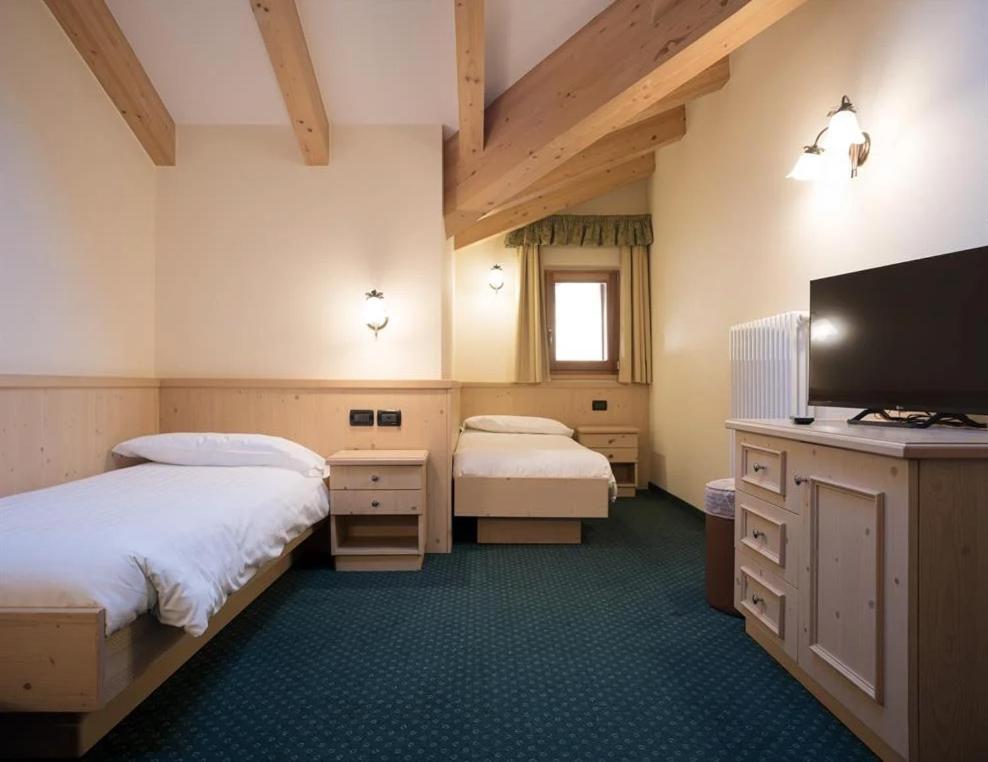 Hotel Crepei Поцца-ди-Фасса Экстерьер фото