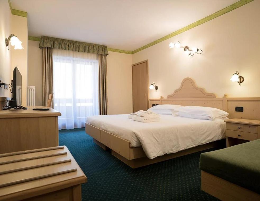 Hotel Crepei Поцца-ди-Фасса Экстерьер фото